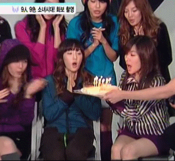 [PIC+VID+GIF][20/1/2012]∴♥∴ TaeNy ∴♥∴ Happy's Heaven ∴♥∴ Twinkle - Taeny Lấp Lánh - TaeTiSeo  ∴♥∴ - Page 6 Taeyeon-and-tiffany-40